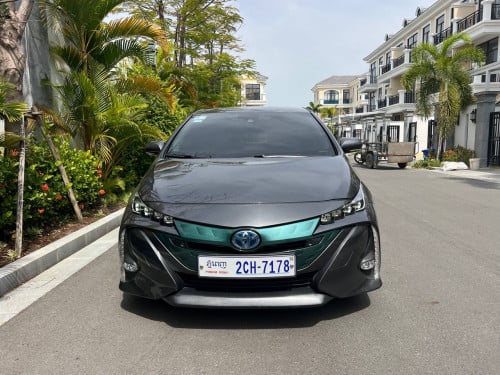 Toyota Prius 2017 Full Advance