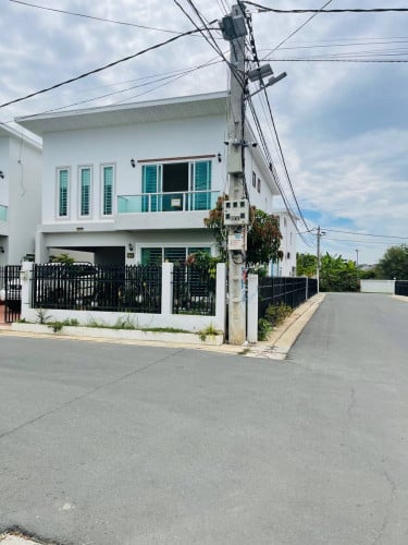 Villa for Rent (ផ្ទះវិឡាទោលសម្រាប់ជួល)