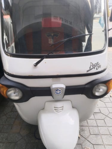 កង់បីលក់