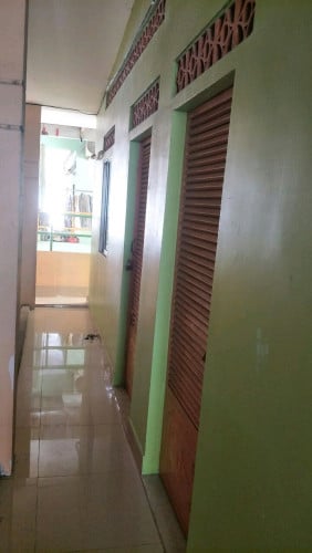 បន្ទប់ជួលជាន់ទី២ផ្សារសេរីភាពមានឡៅតឿ∆ទំហំ៤គុណ៤