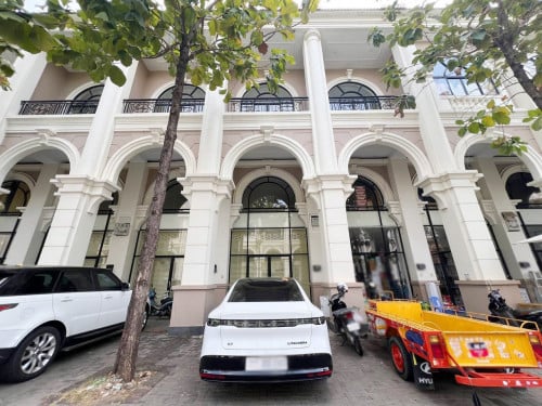 ផ្ទះអាជីវកម្ម សម្រាប់ជួលឬលក់ នៅបុរីប៉េងហួត បឹងស្នោរ