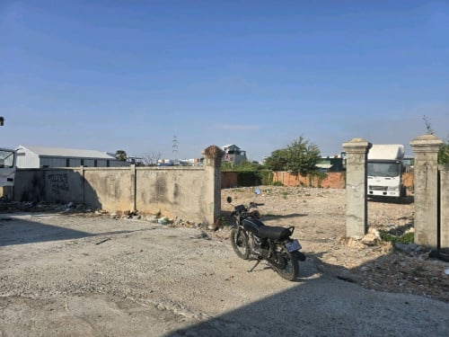 ដីលក់ ម្តុំផ្លូវ ជា សុផារ៉ា