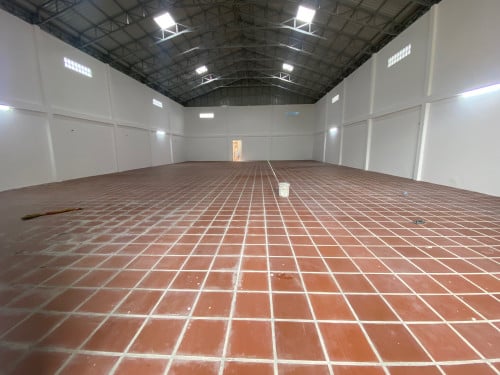 ឃ្លាំងថ្មីជួល​ នៅចោមចៅ