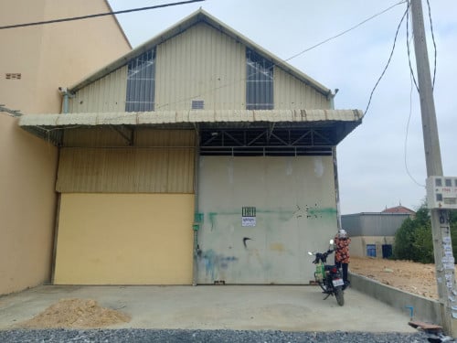 ឃ្លាំងជួល