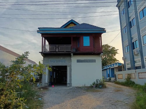 ដី និង ផ្ទះ លក់ ប្លង់រឹង តម្លៃចរចា