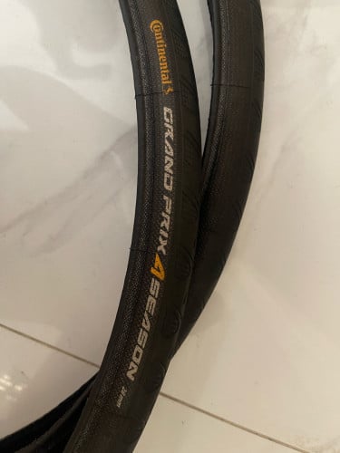 លក់1គូ ធូ45$.  កាលទិញថ្មី1គូរ100$ជាង