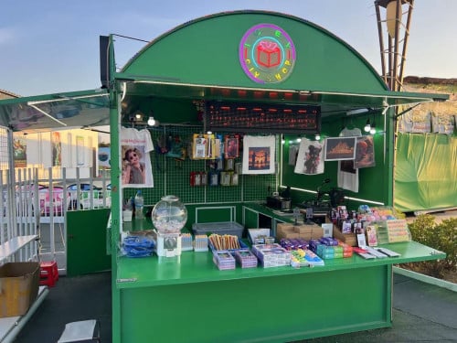 តូបលក់ចេញ 2000$ ឥវ៉ាន់លក់ទាំងអស់ 0966769220