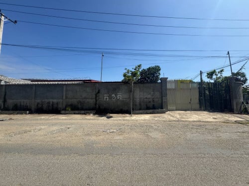 ដីកែង3ផ្លូវ សម្រាប់លក់ នៅក្រុងតាខ្មៅ