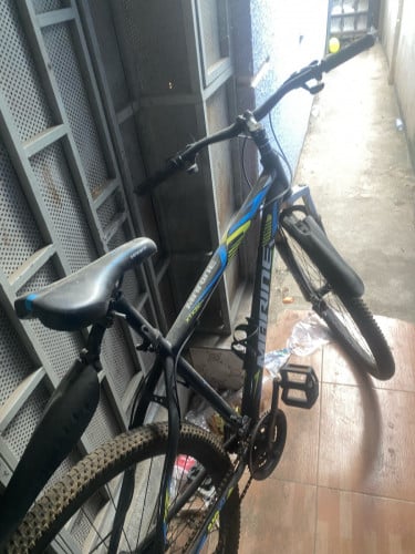 តាំងពីទិញមកជិះបាន3ដង​ ទុកចោលមិនដែលជិះ​លក់100$​កាលទិញ150$ 0716429827 តេឡេក្រោម