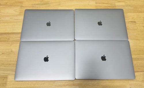  MacBook Pro 2019 តម្លៃ $530 , 16" CPU: Core i7Ram: 16GStorage: 512GVGA: 4GB Battery: 95%