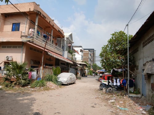 មានដីលក់នៅជាប់ផ្លូវធំ ទៅព្រលានថ្មី 600$/ម2