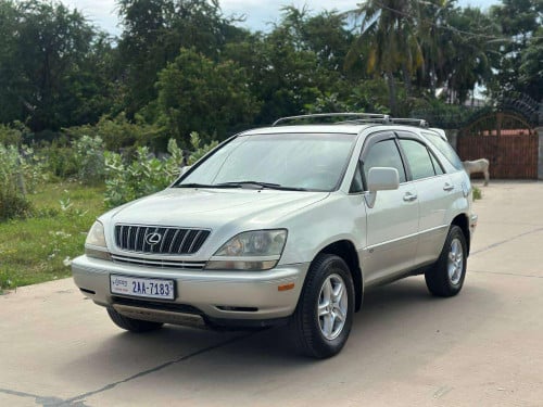 សាងវិញ បងប្អូនចង់បានឆាតមក ធានាមិនបុកមិនប៉ះ ថ្នាំសីន75% Luxes Rx300 ឆ្នាំ2002ប៉ុង1