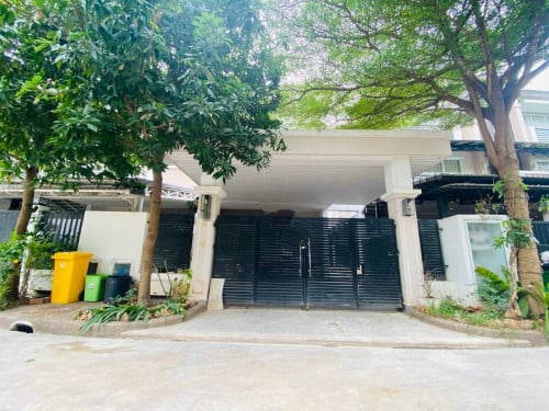 វីឡាភ្លោះB សម្រាប់លក់ | Twin B villa for sale ( បុរីប៉េងហួតបឹងស្នោរ )