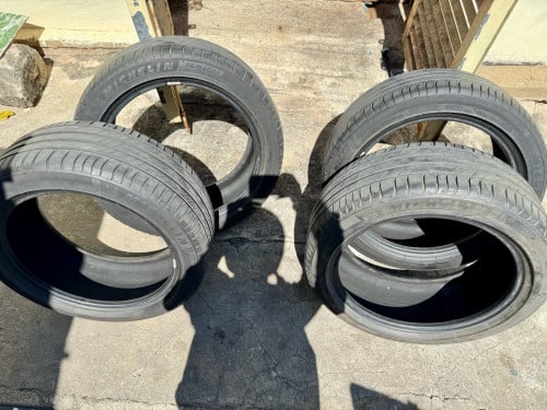 សំបកកង់ឡាន Michelin 225/45/17 នៅស្អាត 95% ឆ្នាំ22 1ឈុត