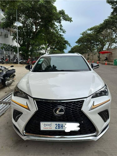 ចង់លក់ឡានNx200t 2015 Fsport ឡានជិះផ្ទាល់
