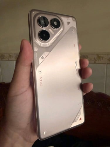 នៅស្អាតទំាងអស់ Pova 7 4G