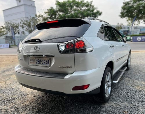 ឡានRx330 04ប៉ុង2 18500$យាយគ្នាបាន