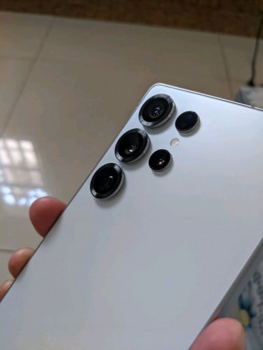 លក់ S 25 Ultra ក្រុមហ៊ុន ស្ទើរតួរដូចដូចរូប