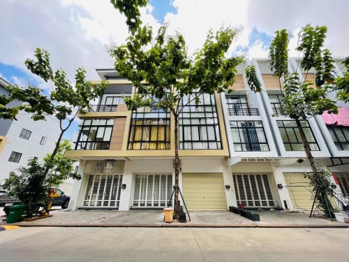 ផ្ទះអាជីវកម្ម SHC សម្រាប់លក់នៅក្នុងបុរីប៉េងហួតបឹងស្នោរ (គម្រោង អេកូសាន់រ៉ាយ) A-08