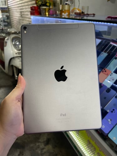 168$ iPad pro9.7(128gb) sim WiFi Zin all part