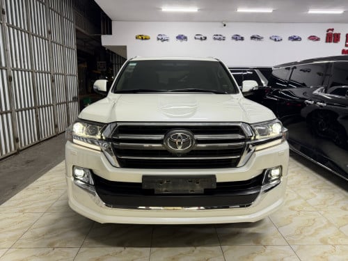 2020 LC200 GX.R Grand Touring សាំង​ ( អារ៉ាប់​ )