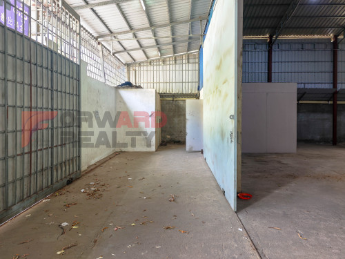 375 SQM Warehouse available for rent in Boeng Trobek Area.