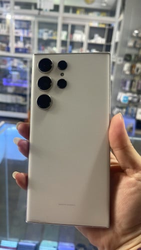 468$ s23ultra(256gb) sim2 ក្រុមហ៊ុន ស្អាត់ 98.99% original 100%