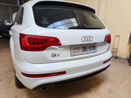 Audi Q7 2011 fulloption smart key ប្រើសាំង