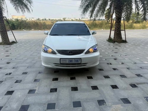 Camry 02 LE បើកដំបូល