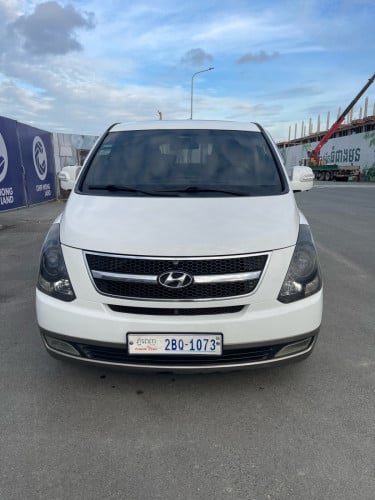 Car for sale starex HVX full option បើកតំបូល២តង់ មានទូទឹកកក