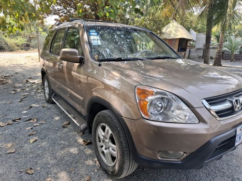 CRV 02 full option ABS  កដំបូល ឡានស្អាតលក់បន្ទាន់ ម្ចាស់ដើម Tel 012 899 653
