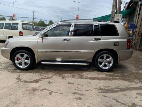 Highlander 2002 For Rent /出租