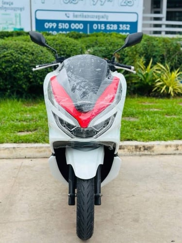 Honda PCX 020 សោស្មាតឃីកម្លាំង150cc ម៉ាស៊ីនតាន់ហាប់នែនស្ងាត់ជិះស្រួលស្ទុះមិនលាន់មិនហុយមានពន្ធកាតគ្រឺ