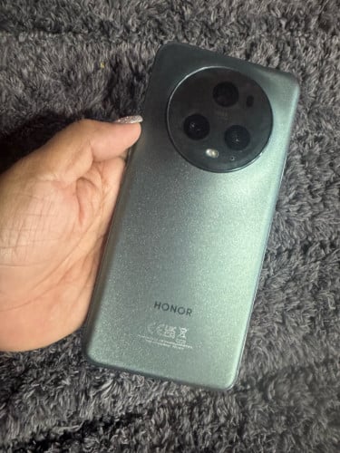 Honor magic 5 pro 12G 512G 99% អត់ឆ្នាំងសាក