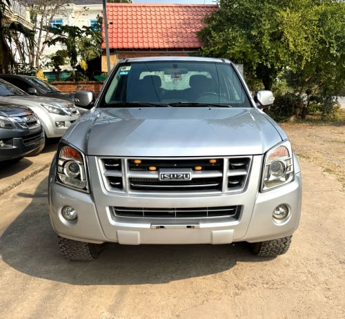 ISUZU DMAX 2006 អូតូ (សន្លឹកពន្ធ) ទឹកថ្នាំហ្សុីនមួយជុំ