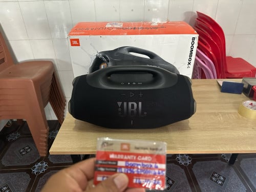 JBL Boombox 4 ដូចថ្មីនៅធានាជិត១ឆ្នាំ