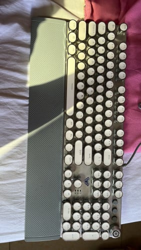 LED Silver keyboard on sale in Phenom Phen