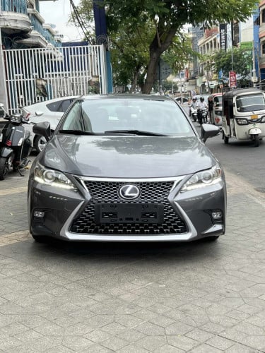 Lexus CT200h 2013 Full Premium ក្រដាស់ពន្ធ