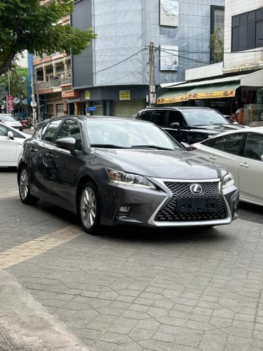 Lexus CT200h 2013 Full Premium new car tax paper for rent