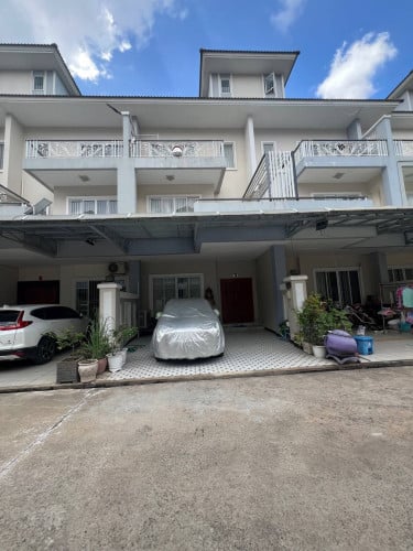 Link Villa for rent at Borey Phnom Penh thmey