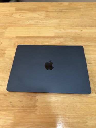MacBook Air M2 2022 13”6Ram 8GSSD256GBattery 100%