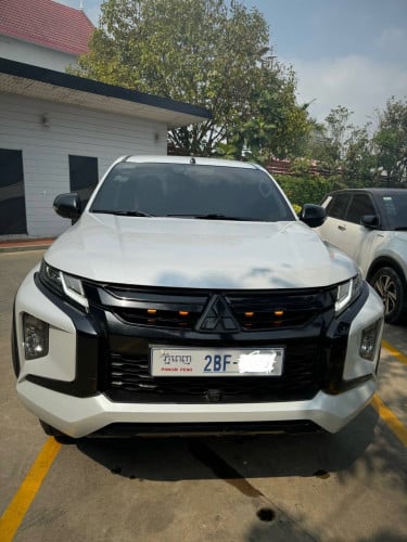 Mitsubishi Triton 2020 31000$ ចរចា