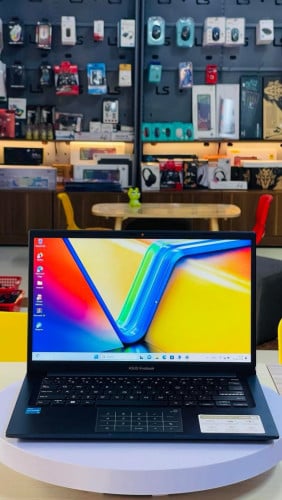 Model: Asus Vivobook X1404ZA(1ទឹកស្អាត​ 99.99%)
