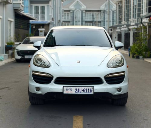 Porsche Cayenne S 2011 hybrid សាំង V6 ឡាននៅសំណុំស៉ីន ថ្មីខ្លាំង