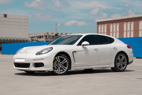 Porsche Panamera 2014 For Rent /出租