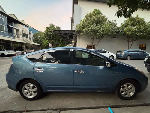Prius 2006 Full Option ឡានស្អាត សំបកស្អាតអាគុយ ABS នៅអែម ថ្មី មូួយជុំ