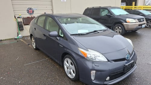 Prius 2013 Option 5 Advanced ដល់ផែ 20-03-26