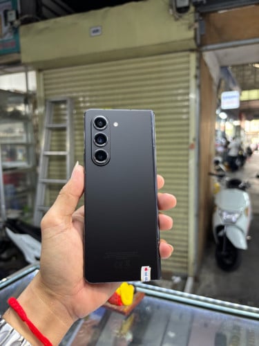 Samsung ZFold5 256G Ram12G Sim2esim ម៉ាសុីនសានុំ អ៊ុចអេក្រង់មុខតិច និងជាំក្នុង