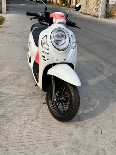 Scoopy. 024. ក្រុមហ៊ុន