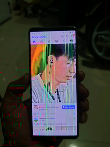 Sony Xperia 5iii មានបញ្ហាឆ្នូតអេក្រង់ក្រៅនិងនៅស្អាត98%